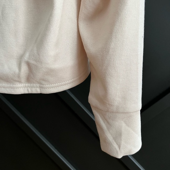 Beige Exclusive top - Picture 2 of 4